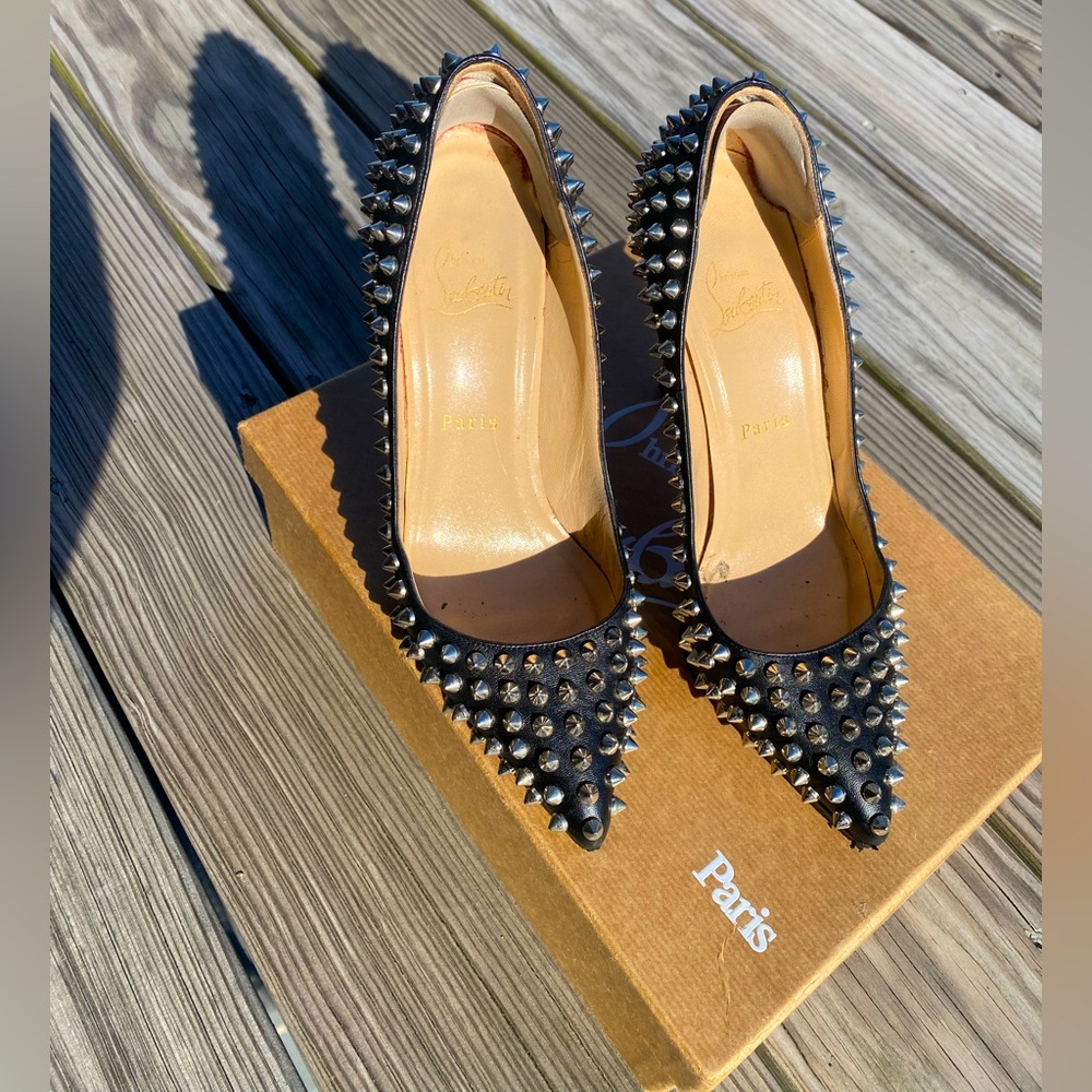 Christian Louboutin Pigalle Plato spike heels size 37 color black. US 6/6.5